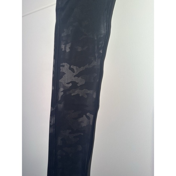 SPANX Faux Leather Camo Leggings Black Matte Petite Small - Picture 3 of 8